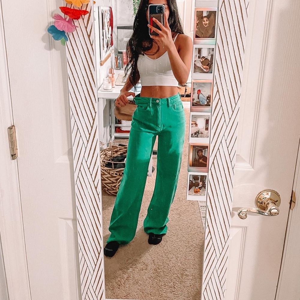 green pants